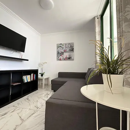 Dream Americas Iconic Pearl 아로나