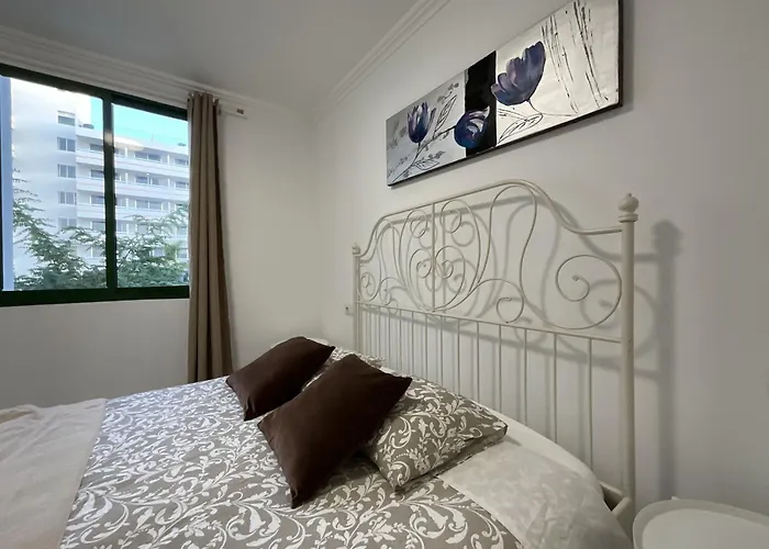 Dream Americas Iconic Pearl Daire